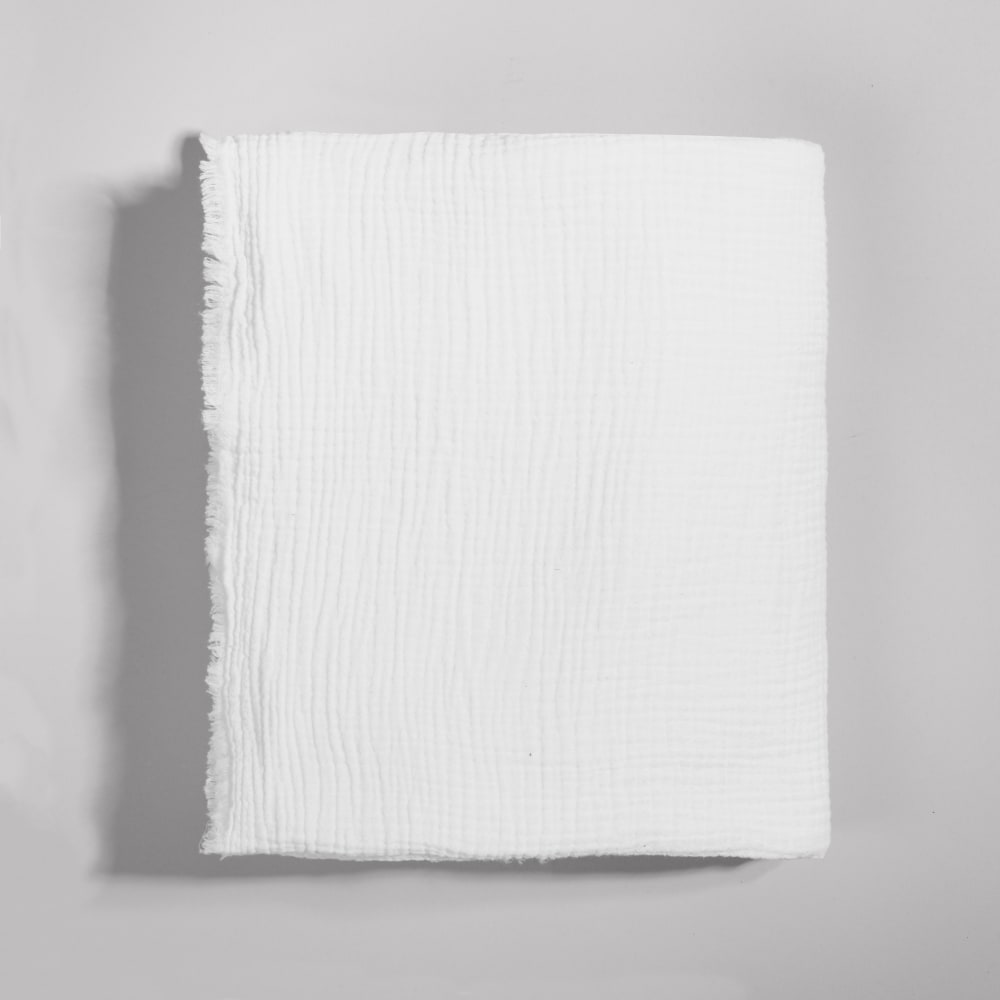 Nappe en gaze de coton unie à franges blanches 140x250 Nappe en gaze de coton unie à franges blanches 140x250