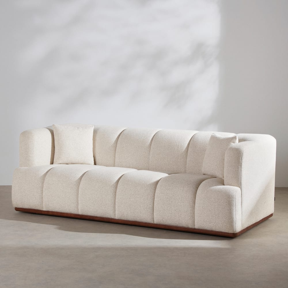 Canapé 3 places en textile tramé beige et bois de frêne coloris noyer