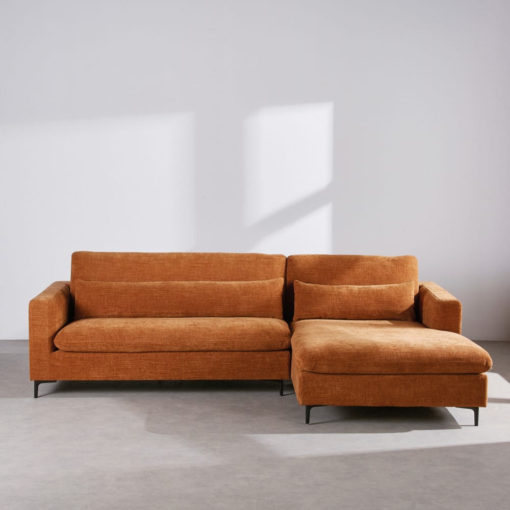 Canapé d'angle droit 4/5 places avec têtières relevables effet velours coloris brique