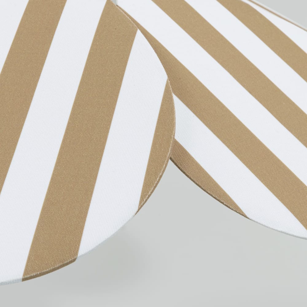 Suspension fleur en tissu à rayures ocres et blanches (Maisons du Monde) - Image 2