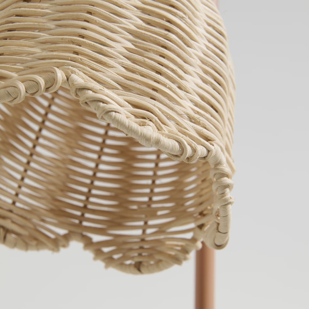 Lampe en fer forgé terracotta et abat-jour tulipe en rotin - Maisons du Monde