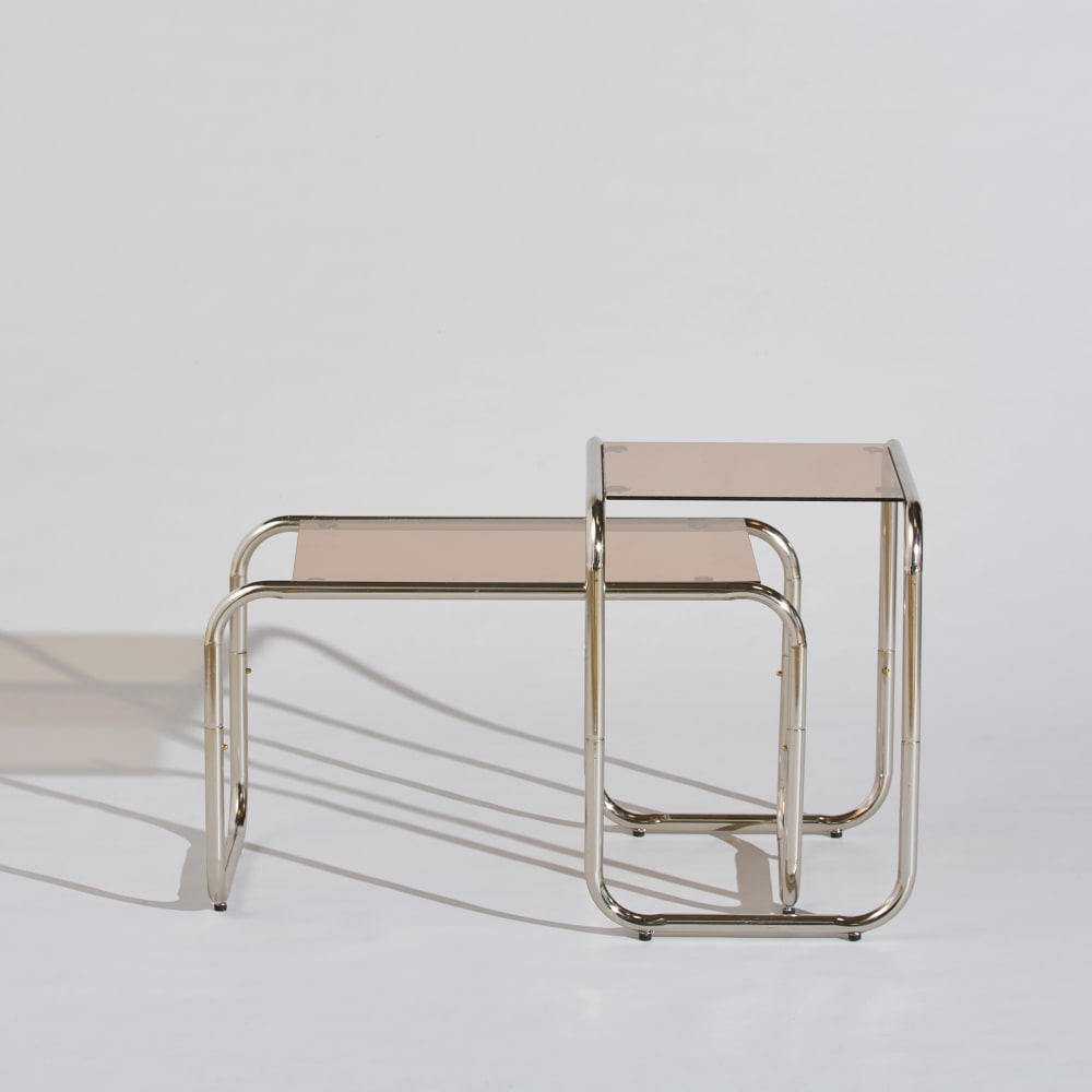 Bouts de canapé en acier argenté et plateaux en verre (x2)