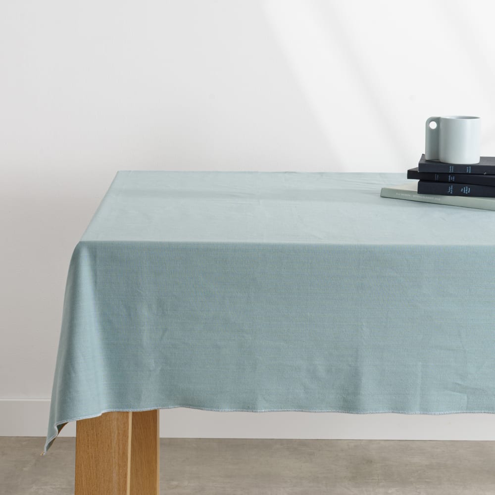 Nappe en coton bleu avec broderie bicolore 170x170