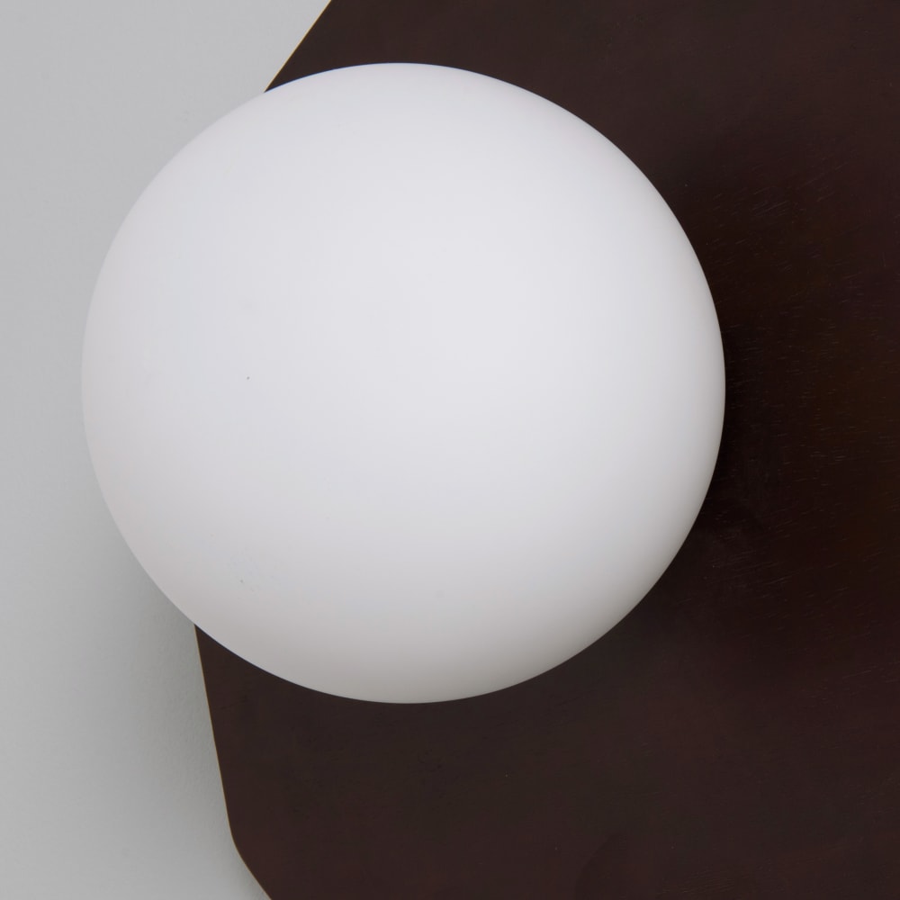 Applique murale en bois d'hévéa et globe opaque — vue 4
