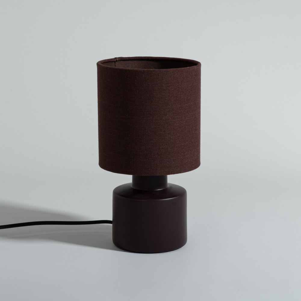 Lampe en céramique et abat-jour en polyester recyclé marron