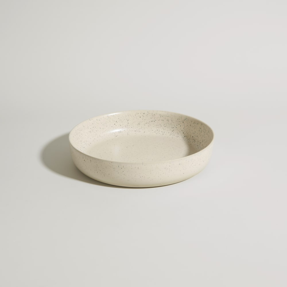 Assiette creuse en grès blanc et noir - Maisons du Monde