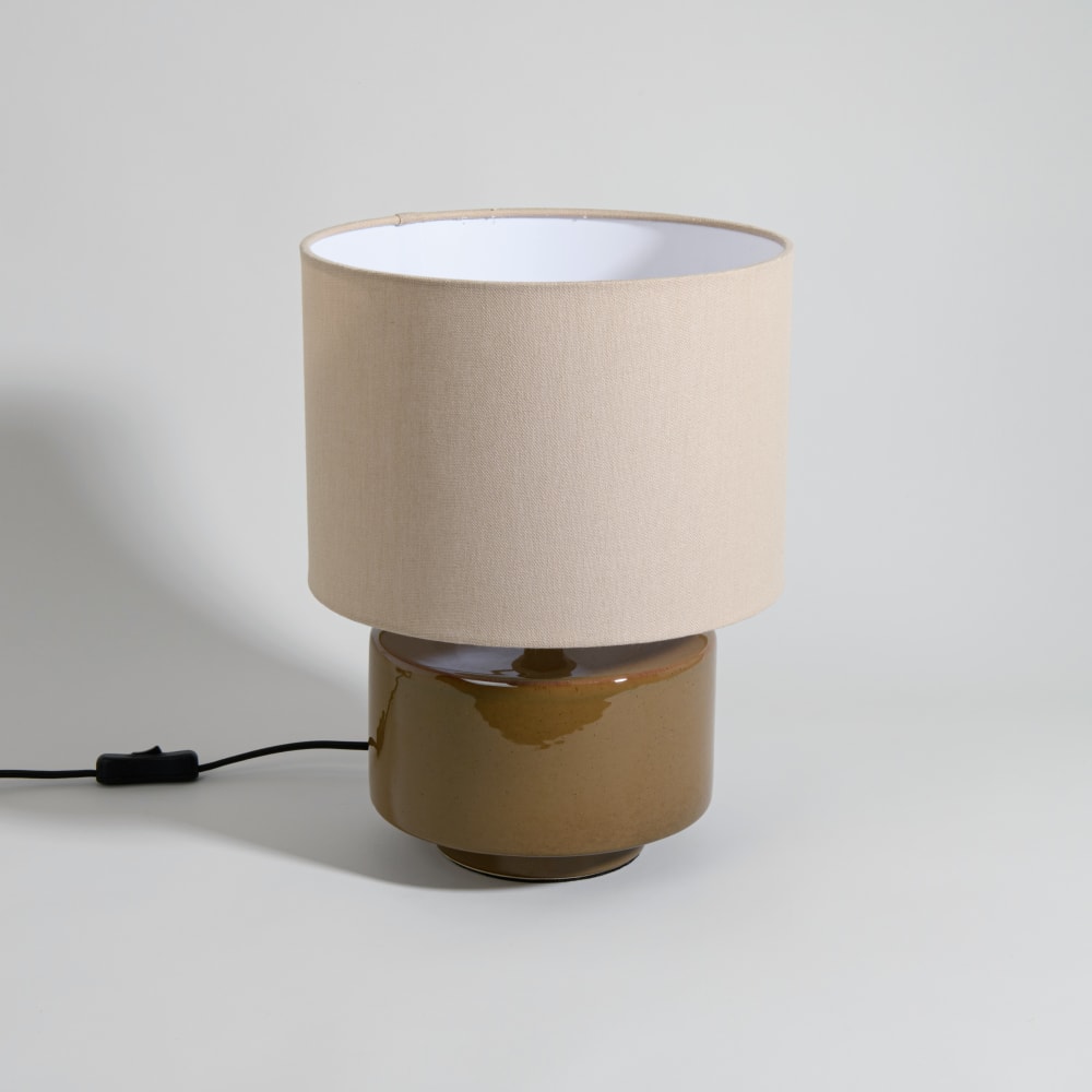 Lampe aus braunem Steinzeug mit cremefarbenem Lampenschirm -