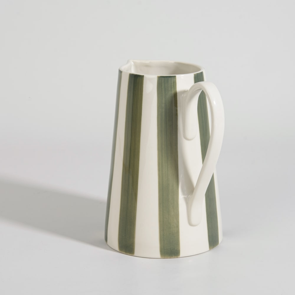 Weißer und grüner Keramikkrug, 1,8 l - Maisons Du Monde
