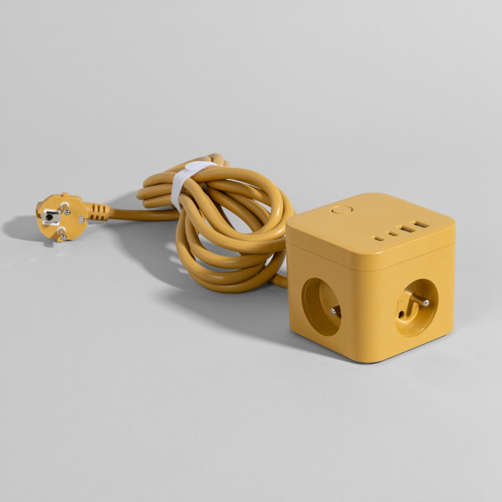 Multiprise carrée jaune 2 USB-A et 2 USB-C Multiprise carrée jaune 2 USB-A et 2 USB-C