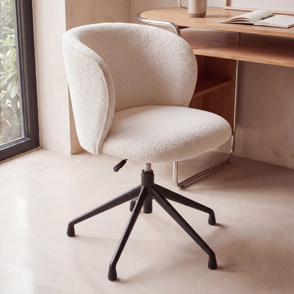 Chaise de bureau écrue et pieds en acier noir
