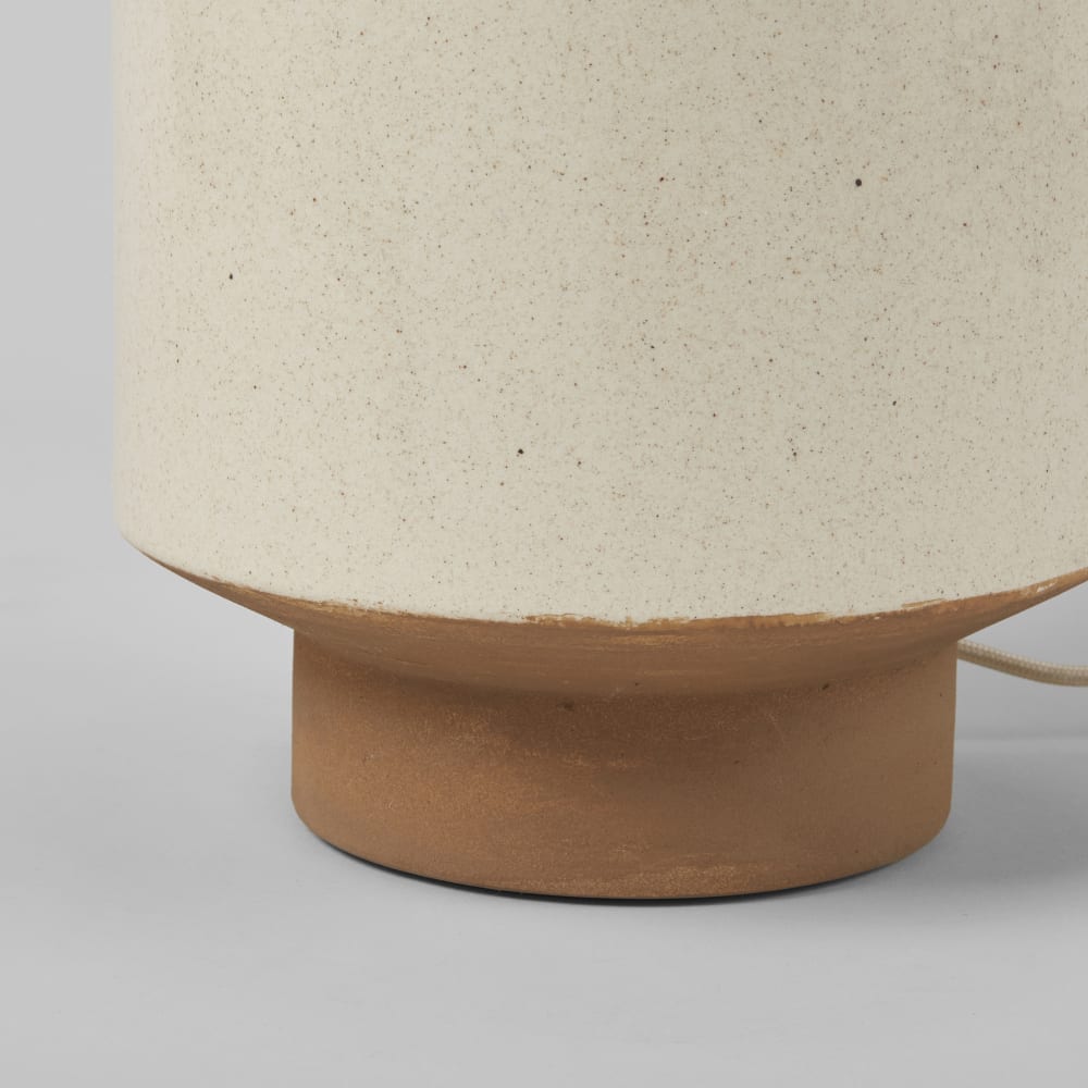 Lampe en grès beige et abat-jour beige crème — vue 4