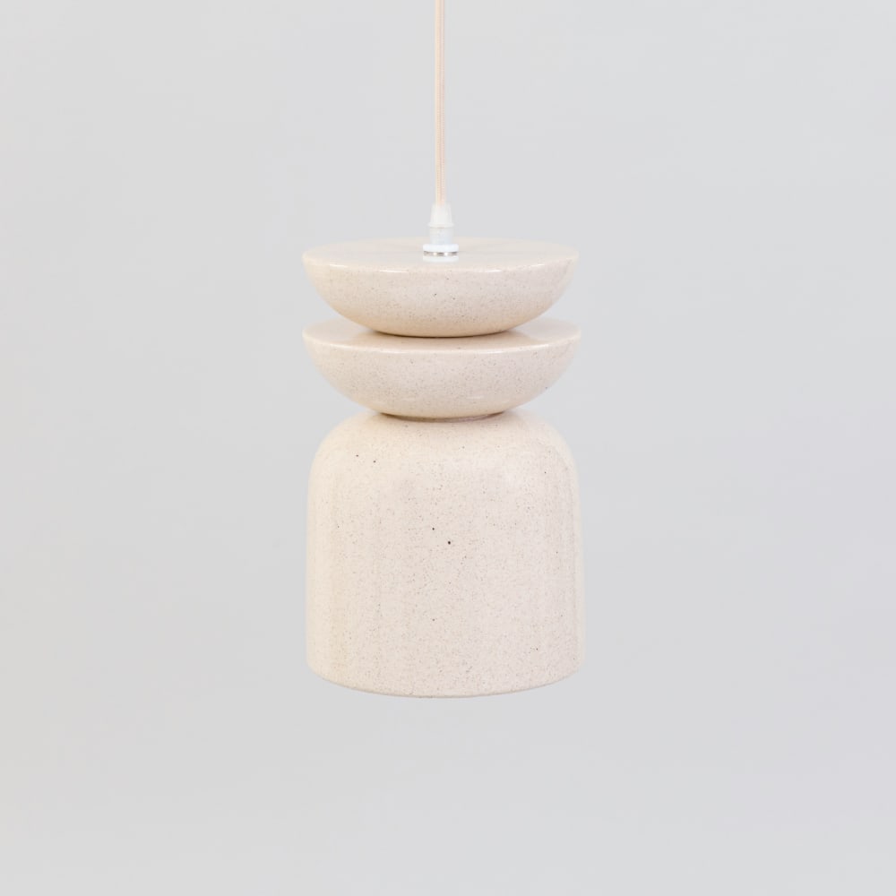 Suspension en grès beige
