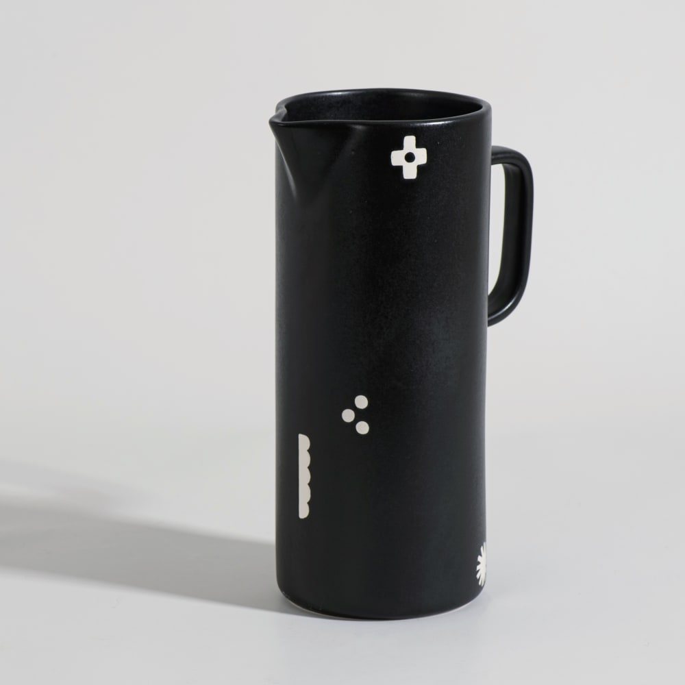 Schwarzer Steingutkrug mit Muster, 1,5 l - Maisons Du Monde