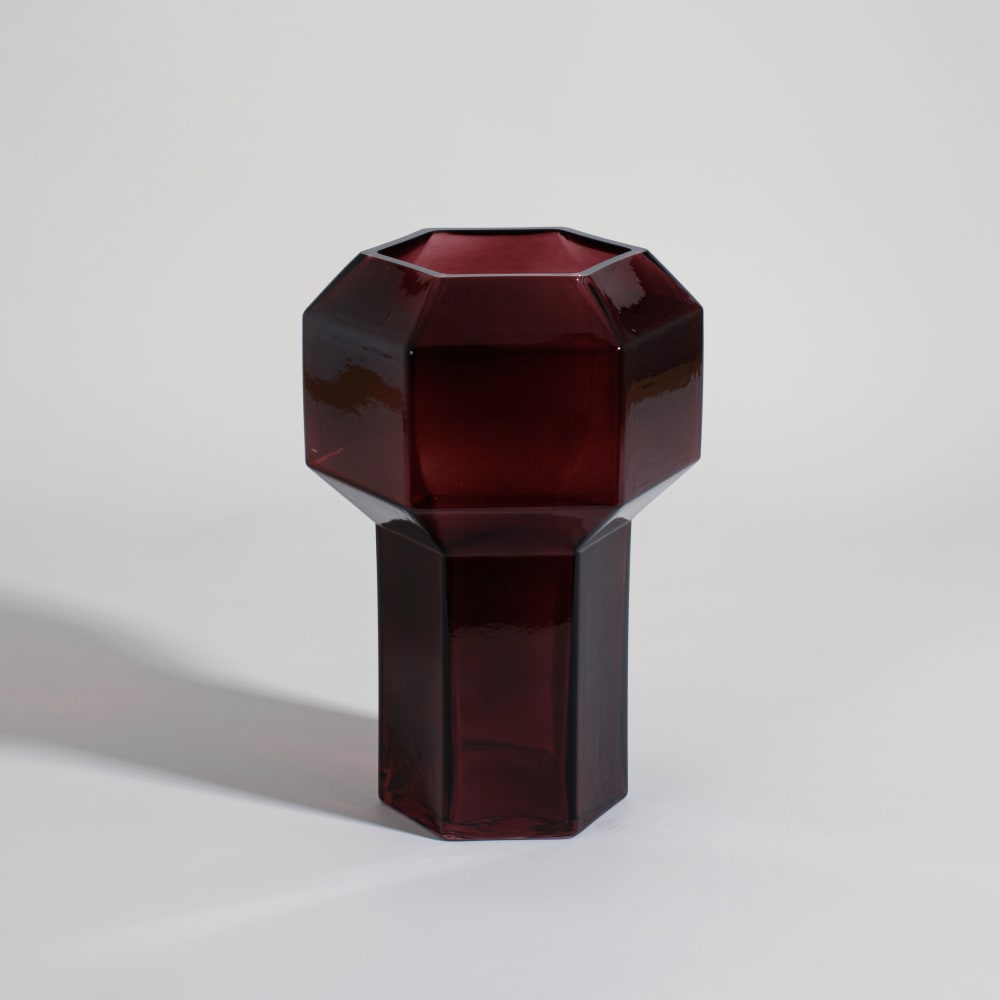 Vase en verre bordeaux, H24 cm