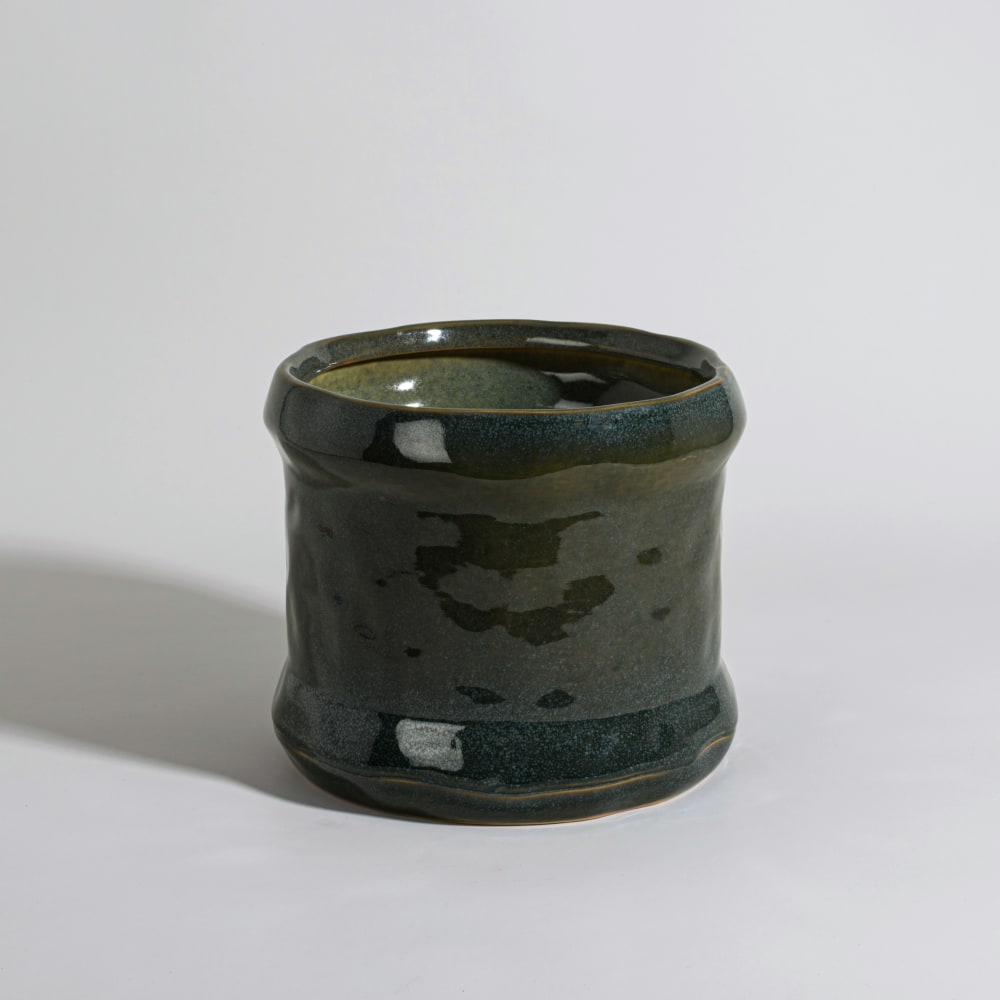 Cache-pot en grès vert, H20 cm