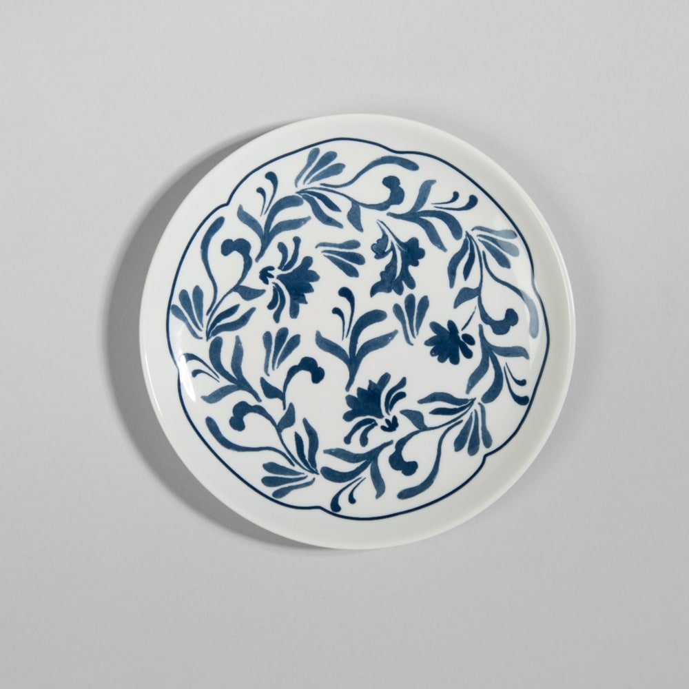 Assiette à dessert en céramique blanche motif floral bleu