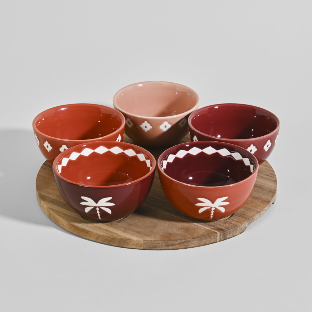 Coupelles apéritives (x5) en céramique orange, aubergine et plateau en bois d'acacia