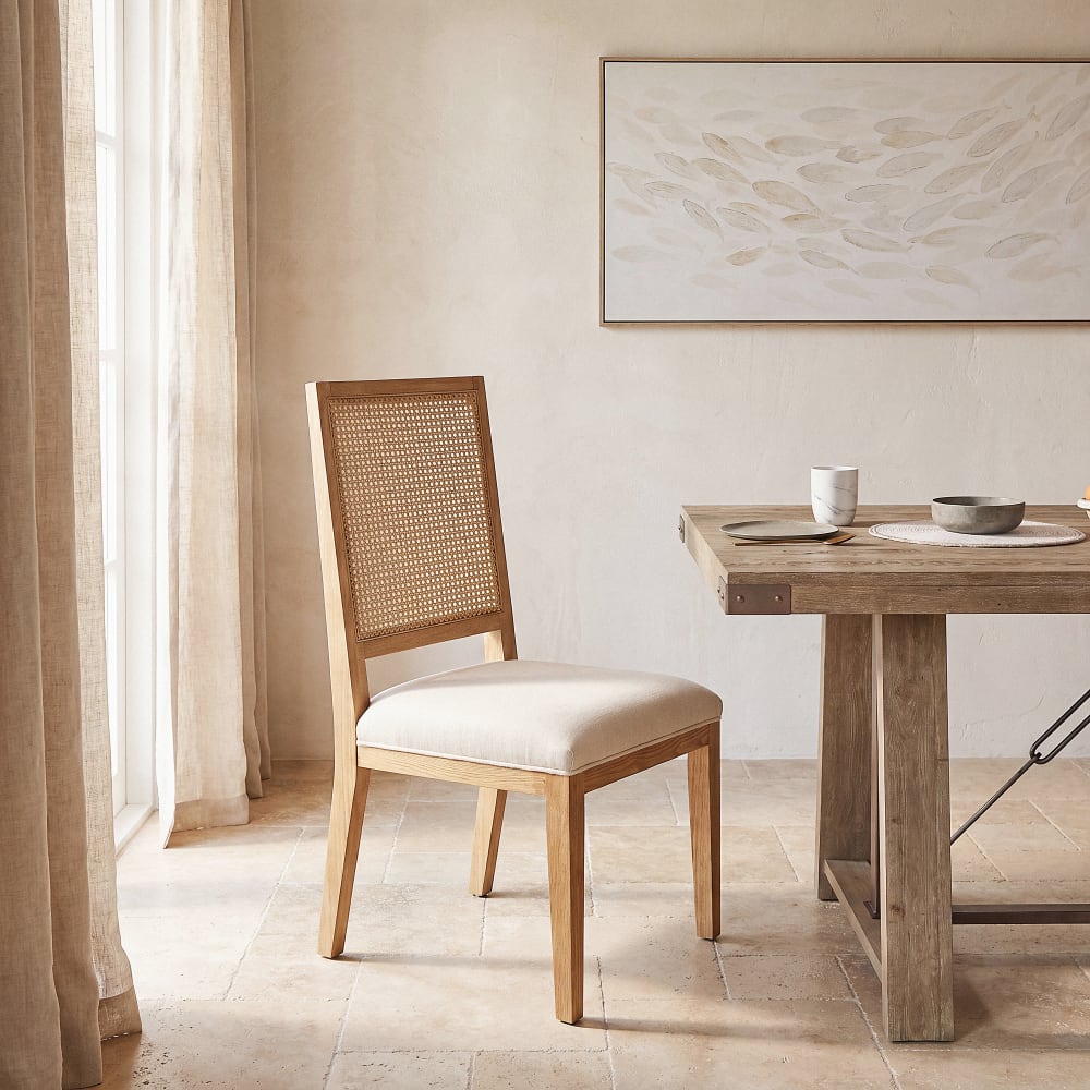 Chaise beige, bois de frêne massif et cannage en rotin Chaise beige, bois de frêne massif et cannage en rotin