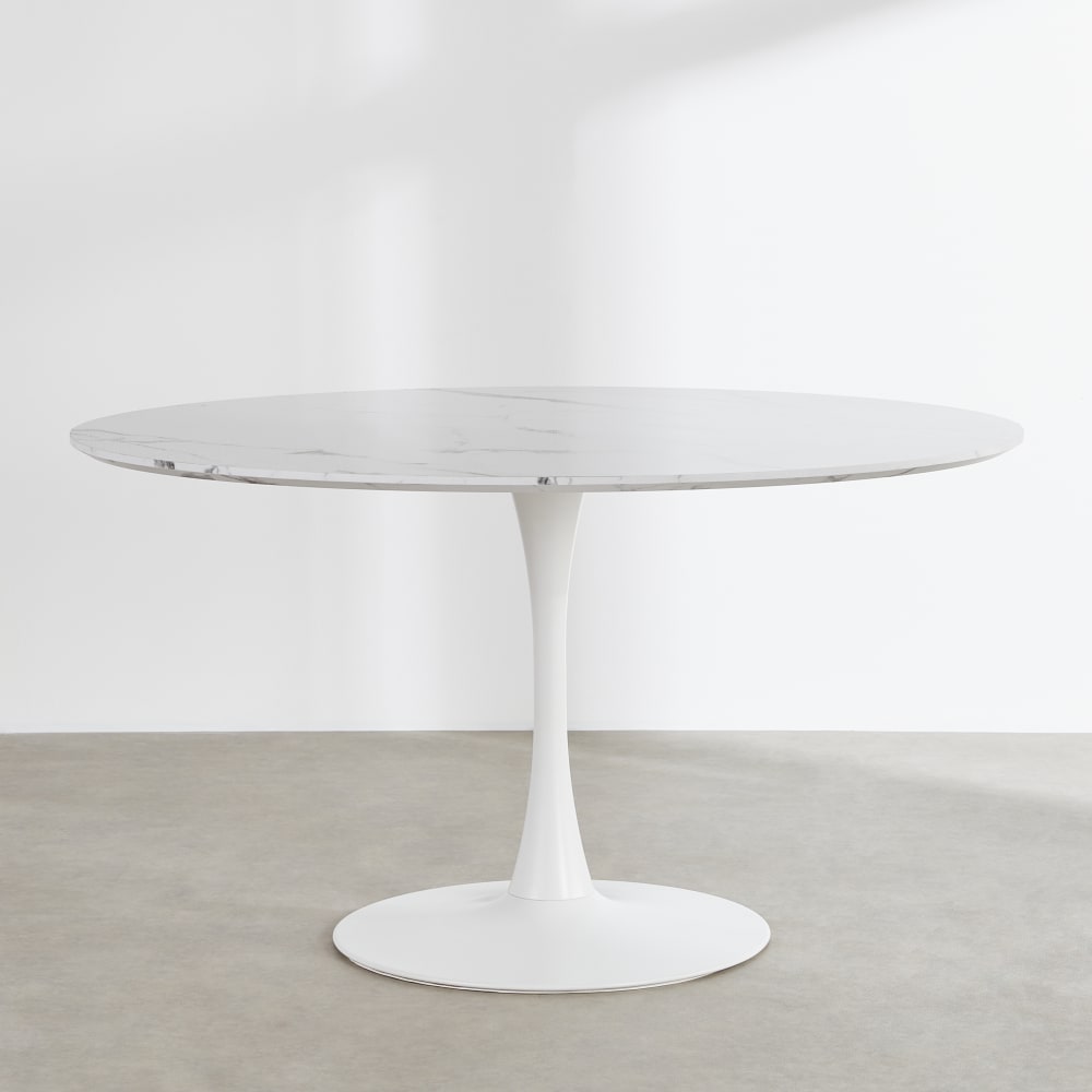 Ovaler Esstisch in weißer Marmoroptik und weißem Stahl, L 140 cm