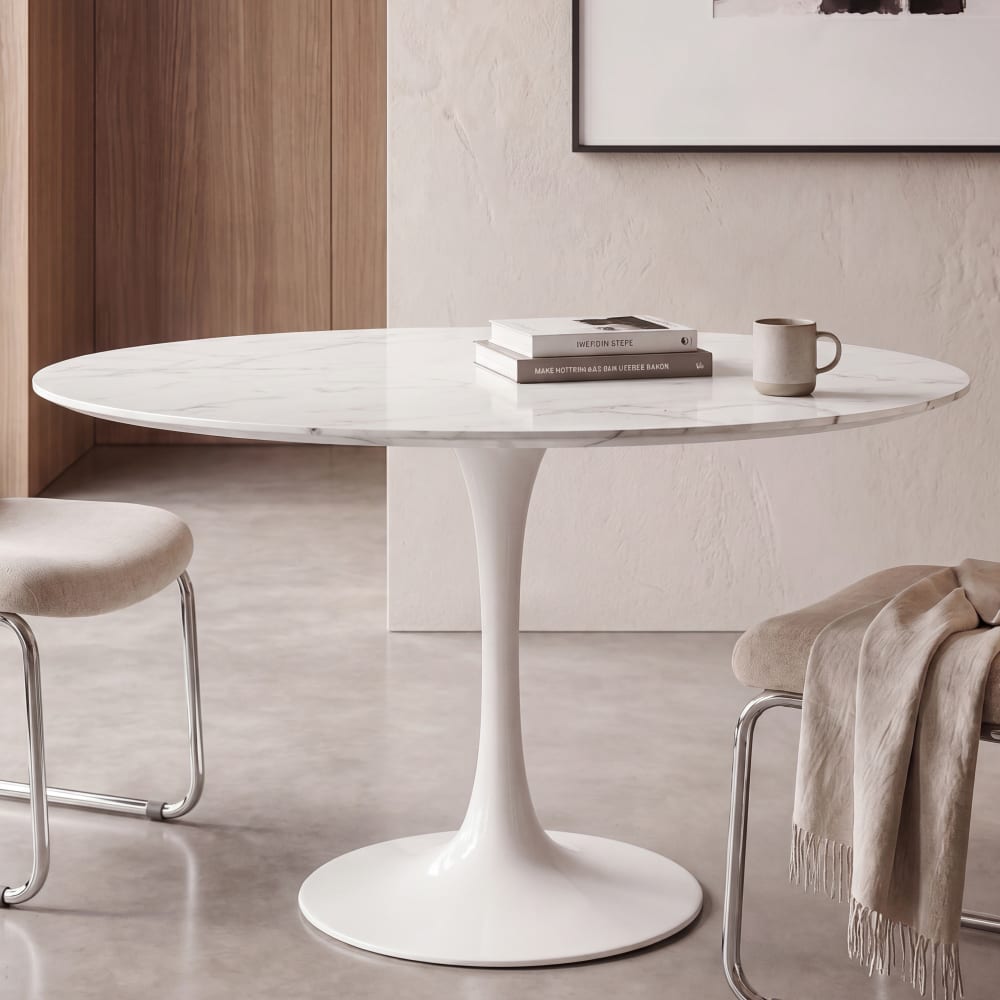 Mesa de comedor ovalada efecto mármol