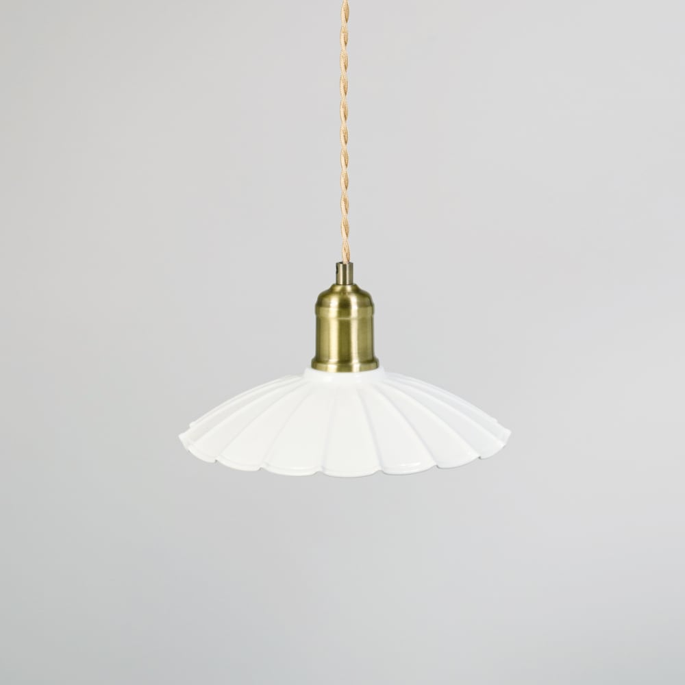 Petite suspension en acier blanc et doré