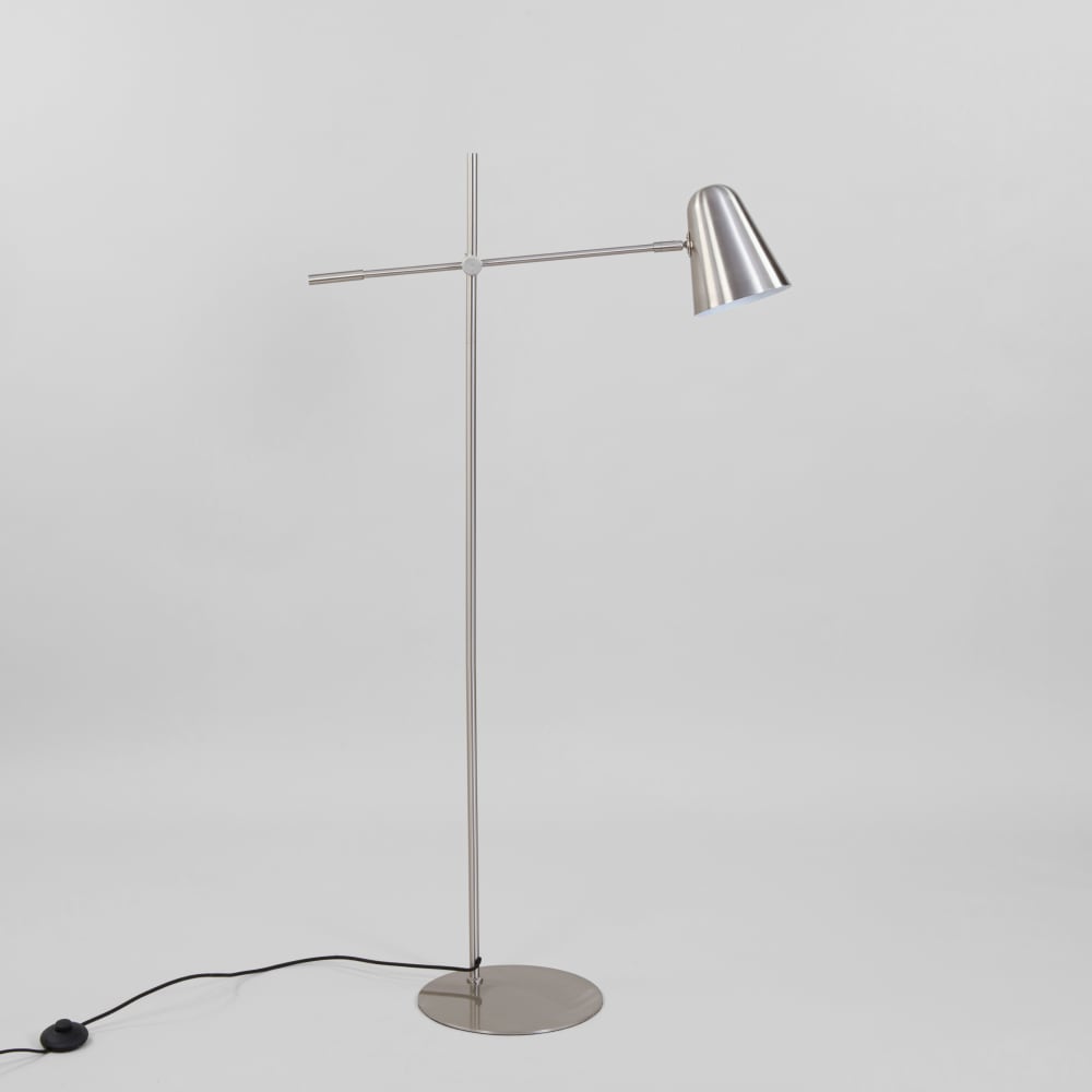Lampadaire en acier argenté, H144 cm