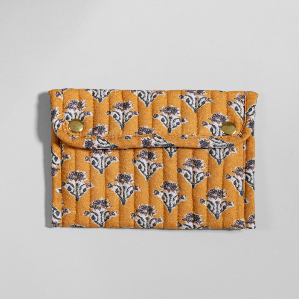 Pochette en coton imprimé ocre et noir à motifs