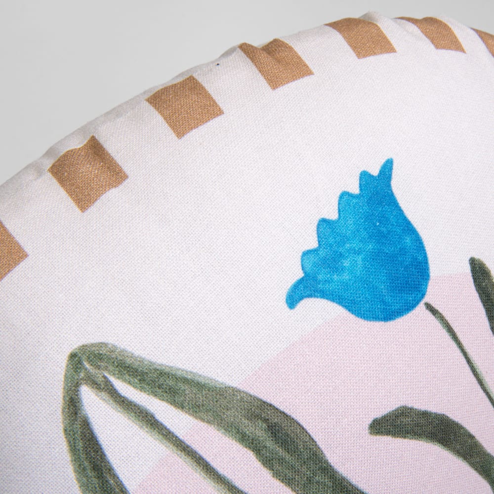 Coussin rond en coton biologique écru motifs fleurs verts et bleus, 45x33 cm — vue 4