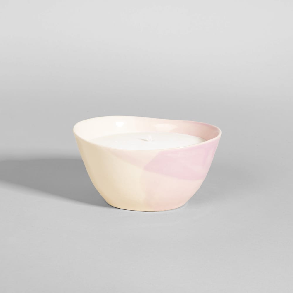 Bougie parfumée en grès beige et rose, parfum "Fleur des dunes"
