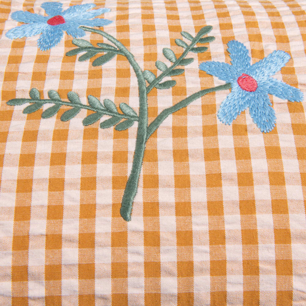 Housse de coussin en coton motif vichy tissé et broderies fleurs, 50x30 cm — vue 4