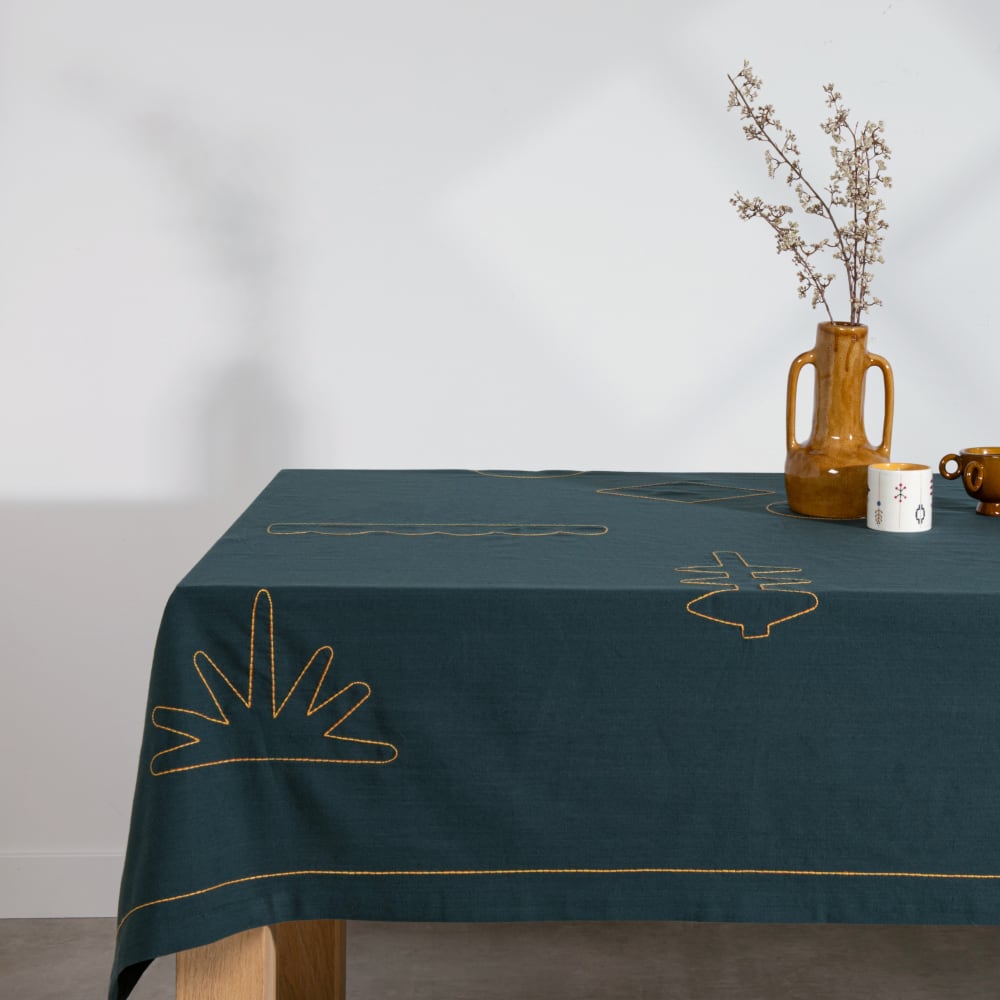 Nappe en coton biologique vert et broderies multicolores, 150x250 cm