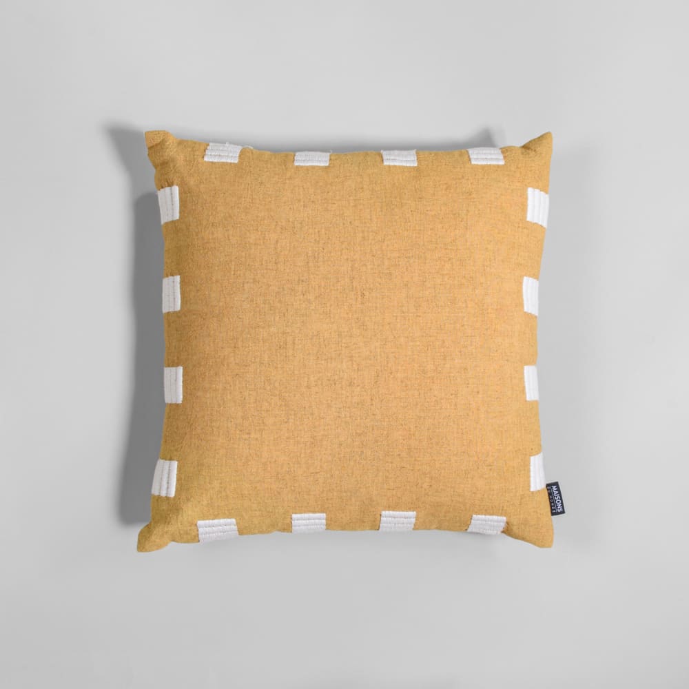 Housse de coussin jaune et broderies blanches, 40x40 cm — Beyit
