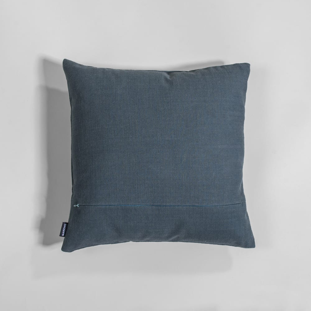 Coussin en coton bleu motifs brodés et perles multicolores, 40x40 cm — vue 3