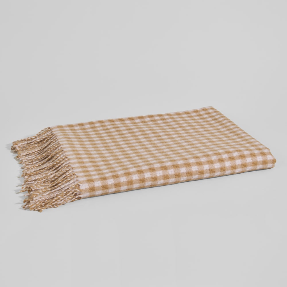Plaid motif vichy ocre et blanc à franges, 130x170 cm