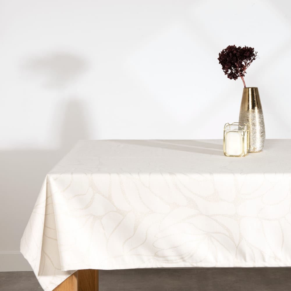 Nappe en tissu polyester tissée jacquard motif feuillage écru et doré, 140x250 cm