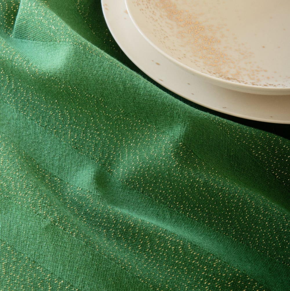 Nappe en polyester recyclé et coton tissée à rayures vertes et dorées, 150x250 cm