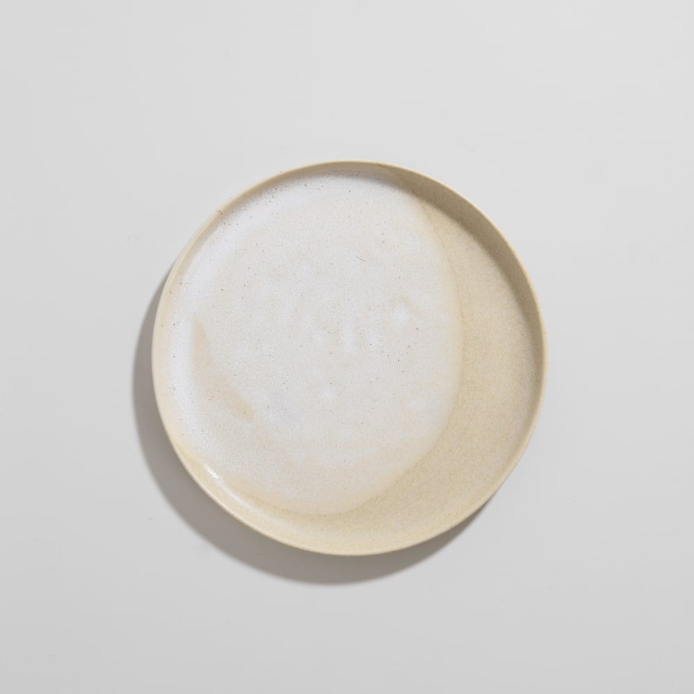 Plato de postre de gres blanco