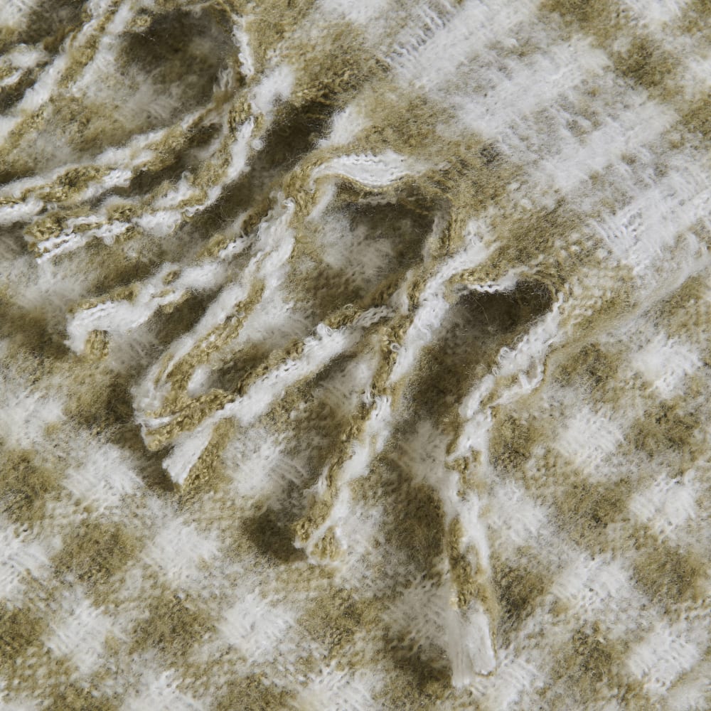 Tagesdecke aus recyceltem Polyester mit grün-ecrufarbenem