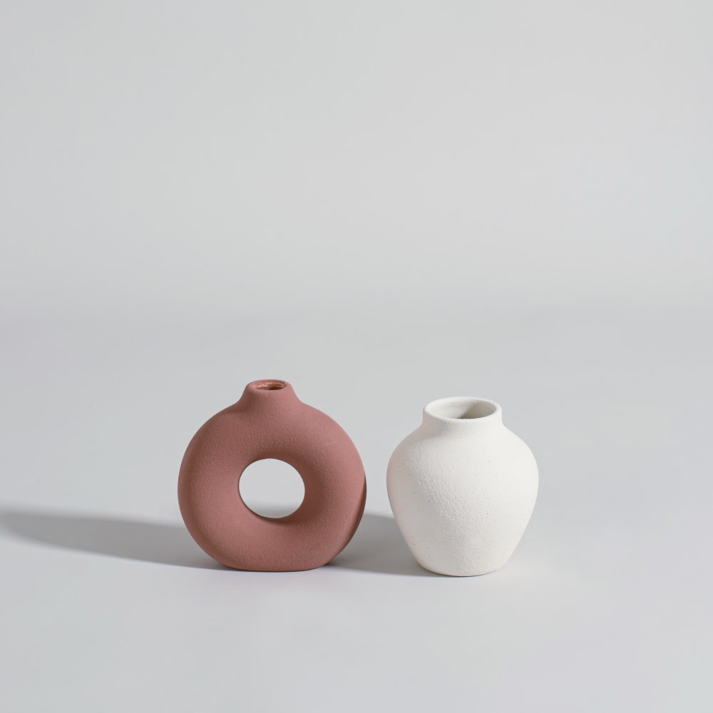 Coffret vases (x2) en faïence blanche et marron