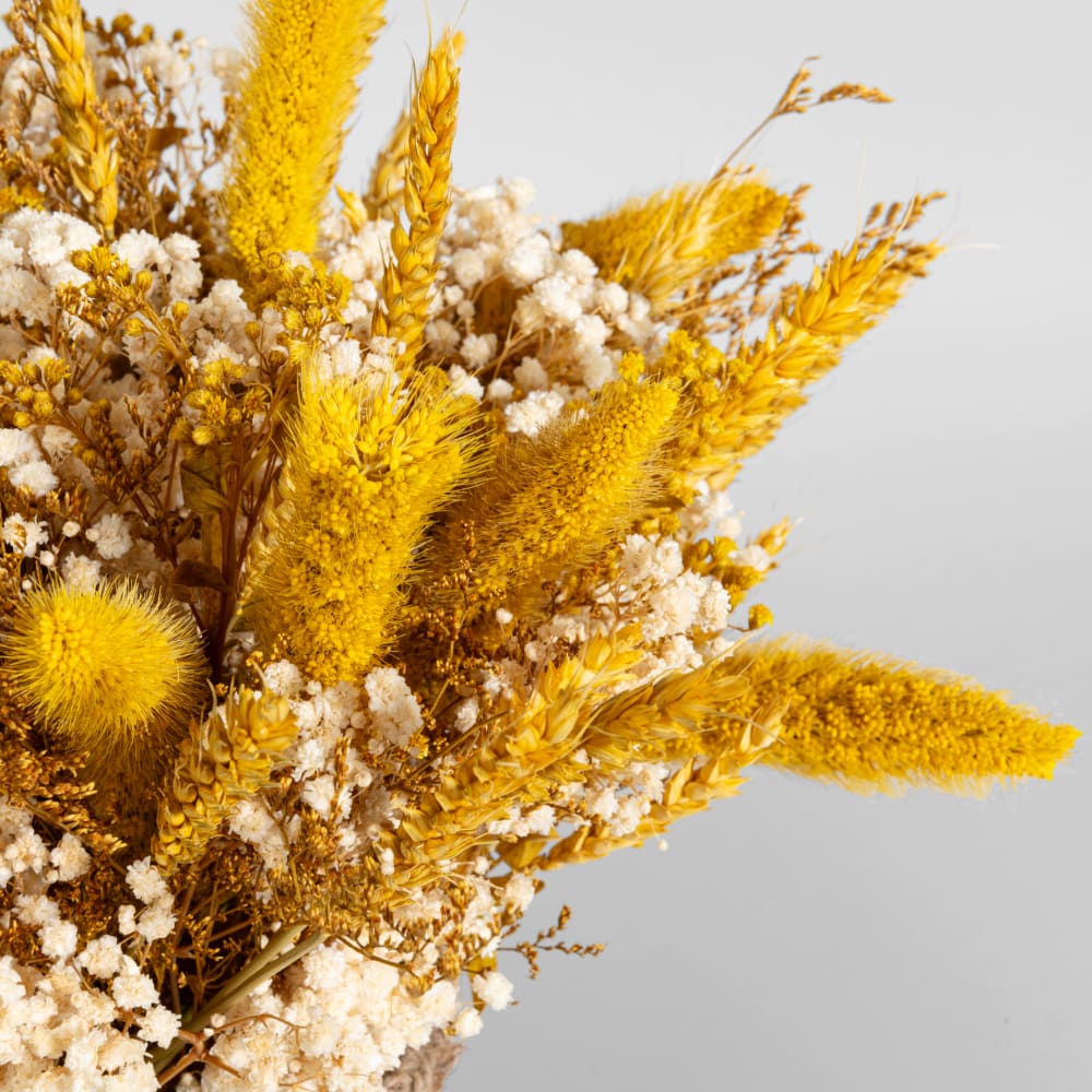 Bouquet de fleurs séchées jaunes et pot en jute — vue 4