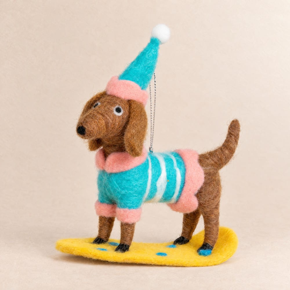 Suspension de Noël chien surfeur en laine multicolore