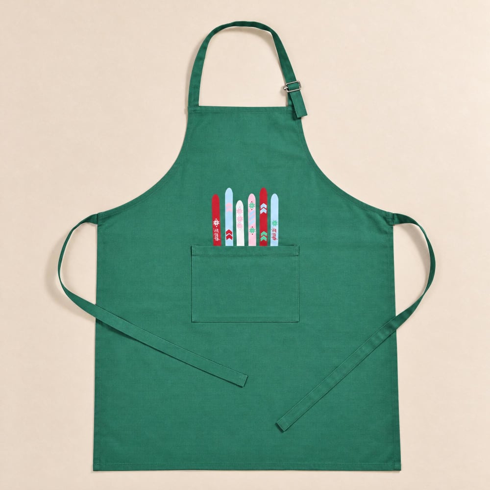 Tablier de cuisine en coton vert et imprimés skis, 70x85 cm Tablier de cuisine en coton vert et imprimés skis, 70x85 cm
