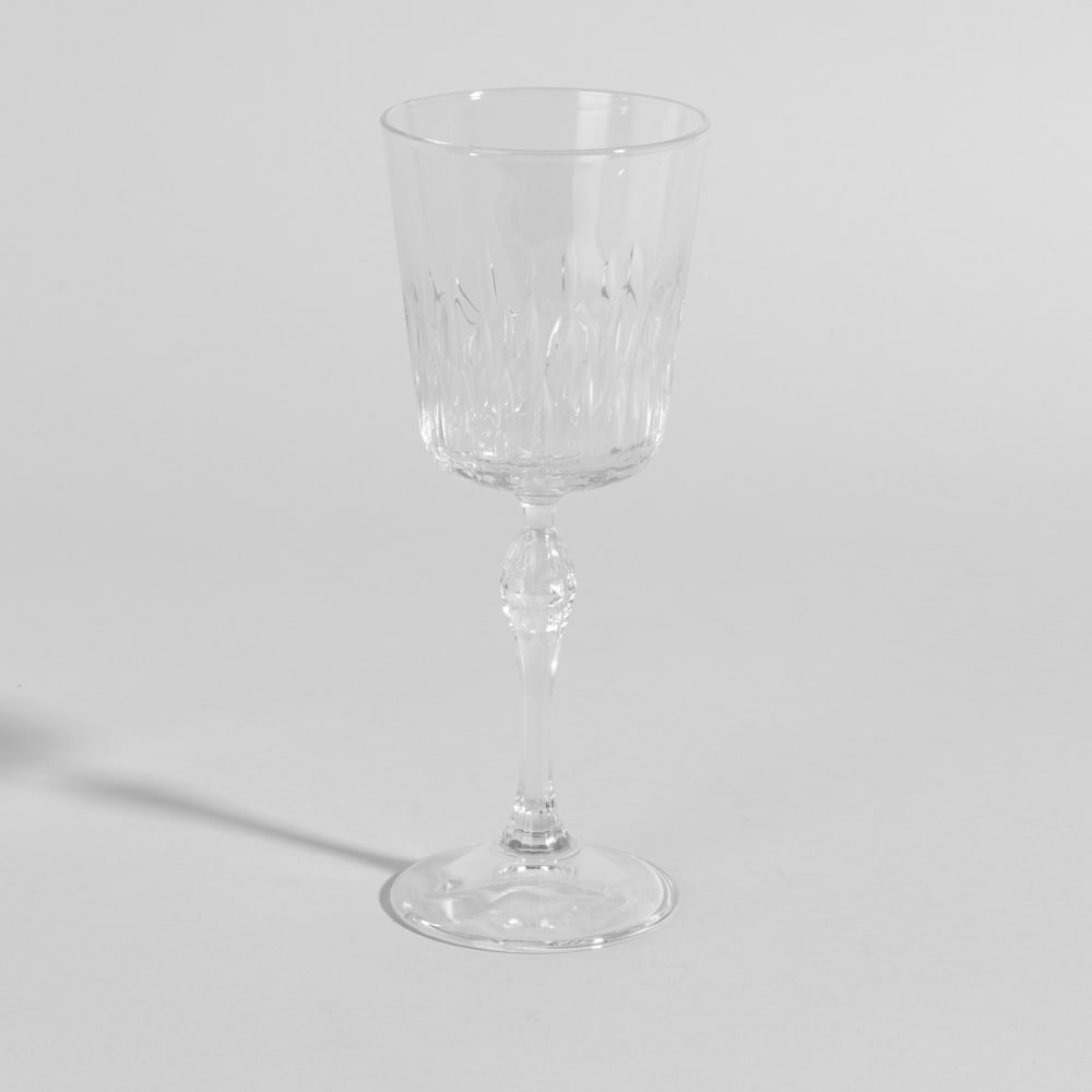 Grand verre à pied en verre transparent
