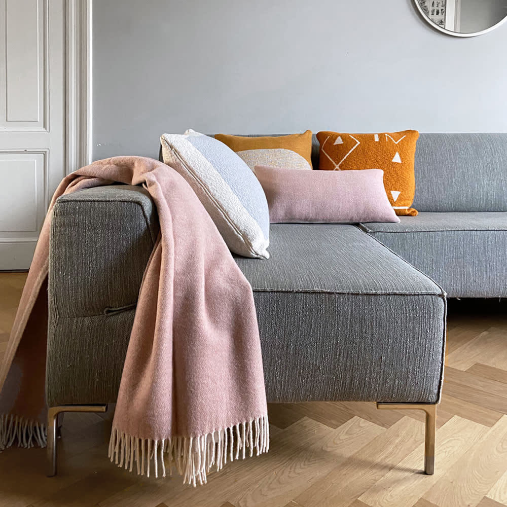 Plaid en laine double face rose brumeux 130x170