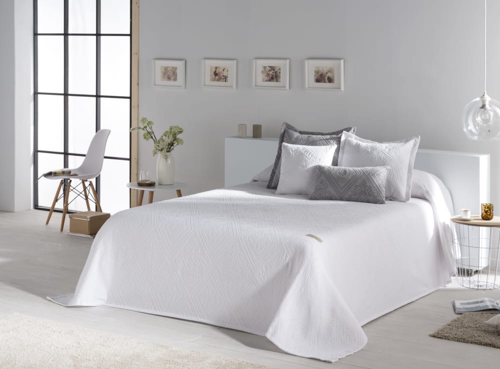 NAF NAF Couvre lit en coton blanc 180x270