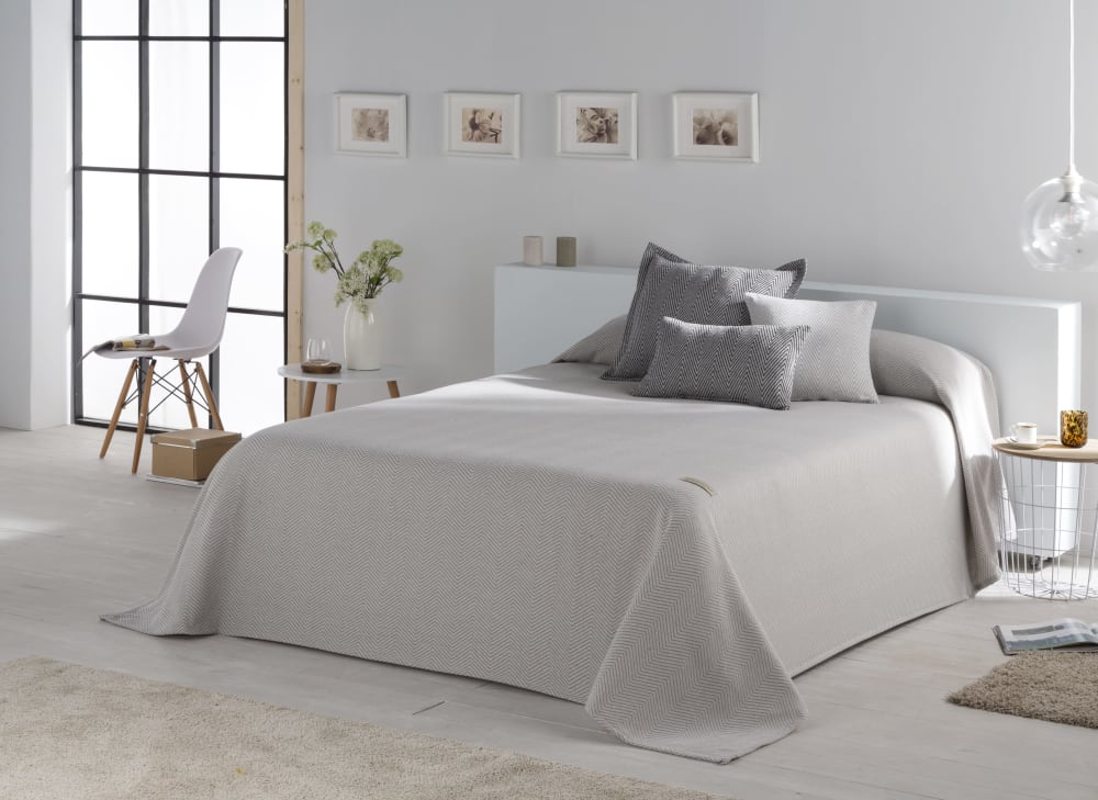 Naf Naf Baumwolltagesdecke 230x270; perlen-grau style modern Öko-Tex Zertifikat - Baumwolle
