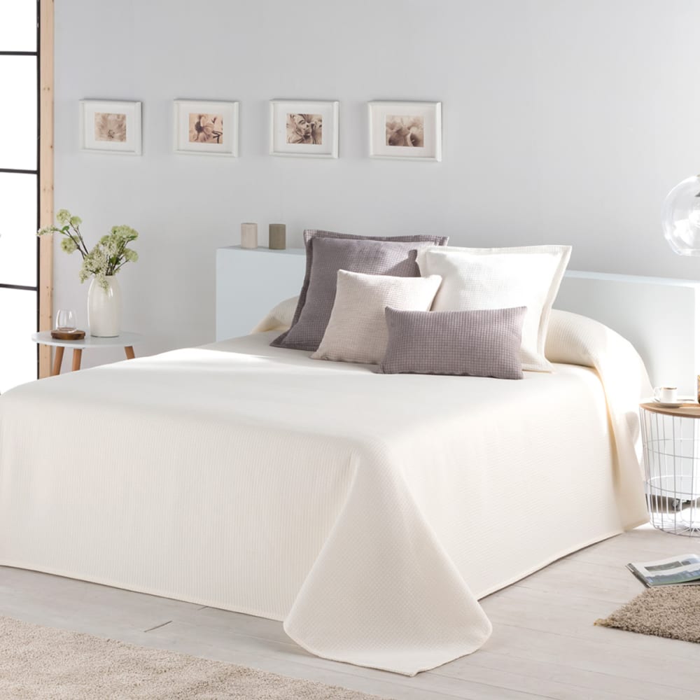 Naf Naf Baumwolltagesdecke 230x270; naturell style modern Beige Öko-Tex Zertifikat Baumwolle