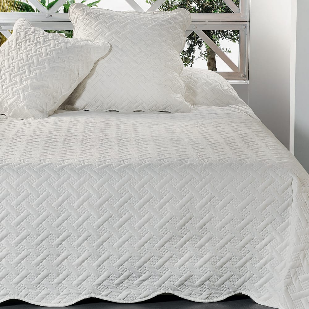 Jeté de lit aux formes géométriques surpiquées polyester ecru 230x250 - Maisons du Monde