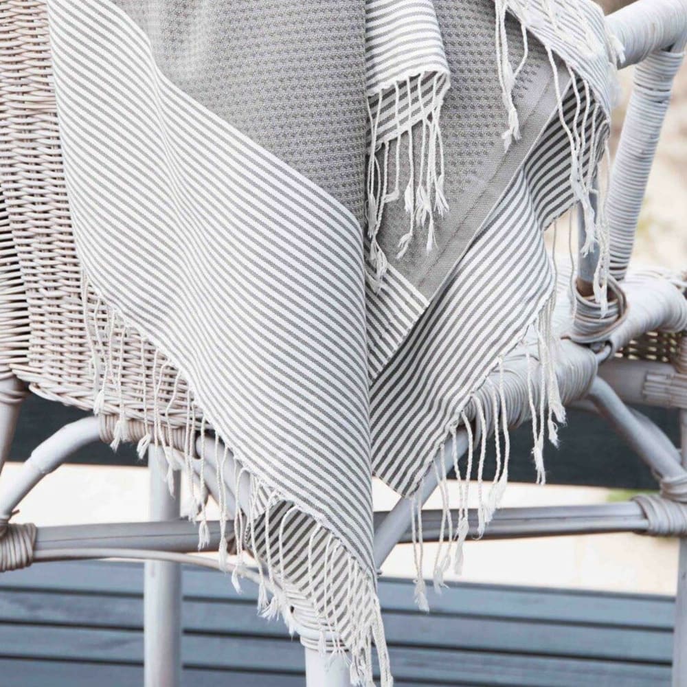 Fouta nid d'abeille coton 100x200 gris perle - Maisons du Monde