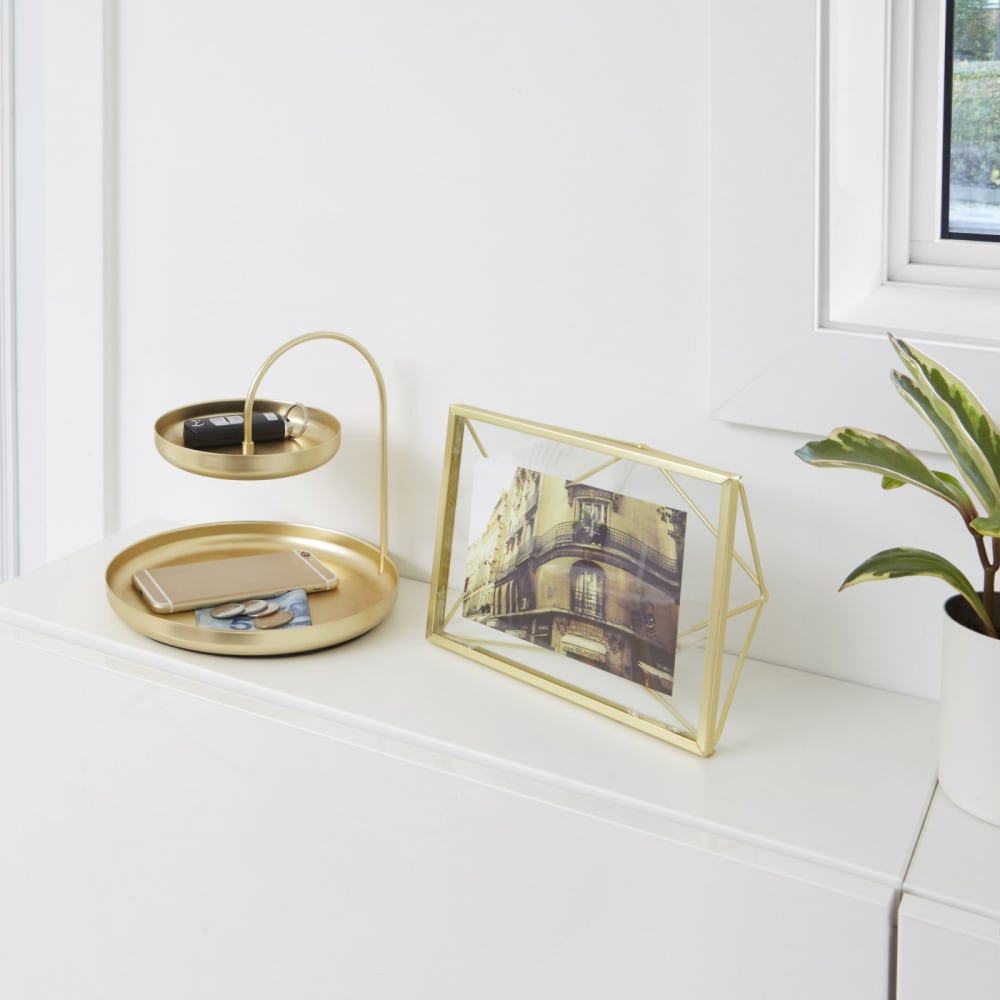 Cadre pour photo 10x15cm en métal à poser ou fixer, doré - Maisons du Monde